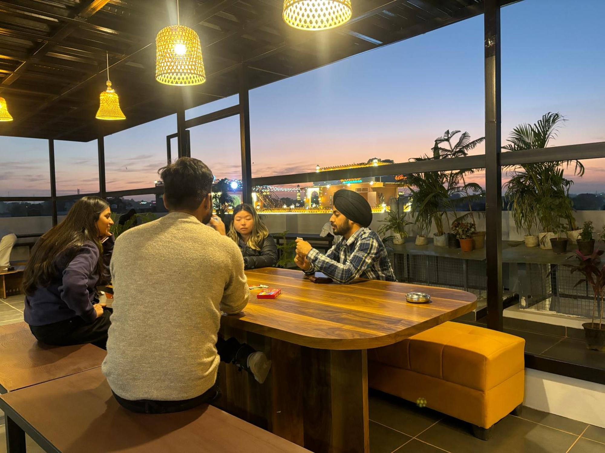 Madpackers Jaipurホステル エクステリア 写真